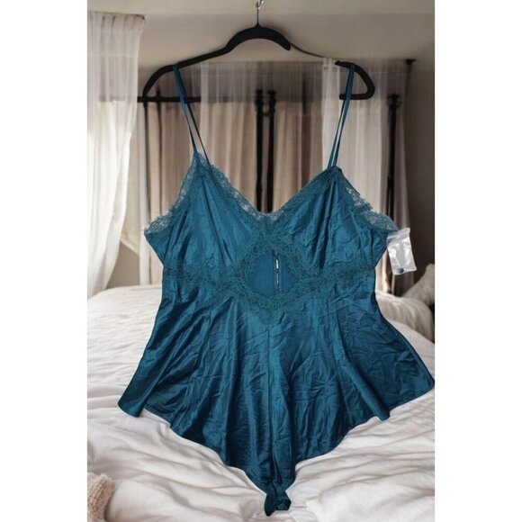 ✨ Victoria's Secret XXL Teal Satin Lace Romper One Piece Pajama Lingerie Sleep - Picture 2 of 11